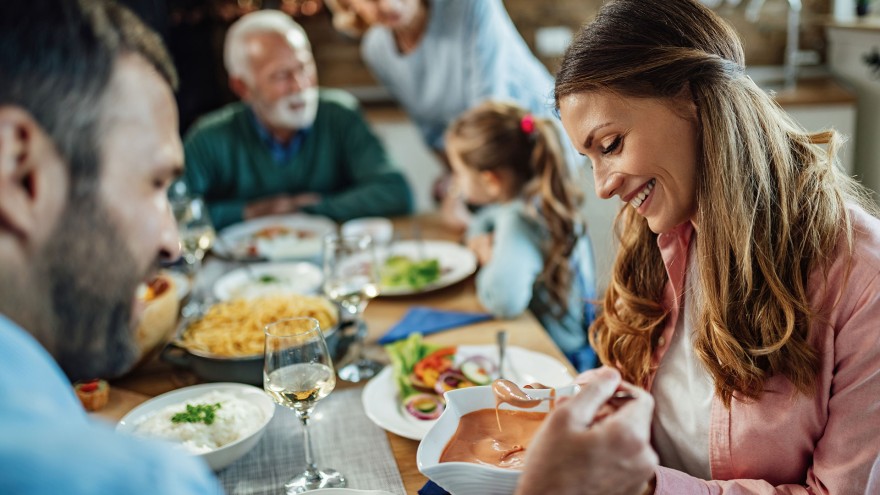 „Meglepően finomat főztél” – Miért veszekszünk a családi összejöveteleken?