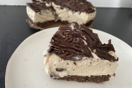 Cukormentes mogyoróvajas sajttorta