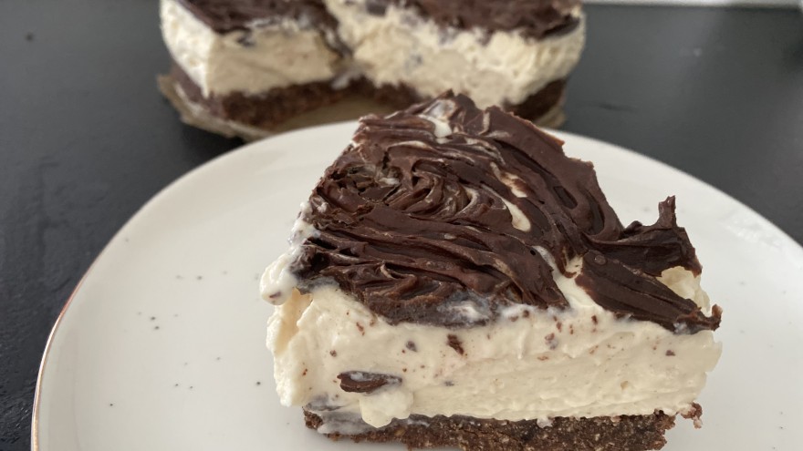 Cukormentes mogyoróvajas sajttorta