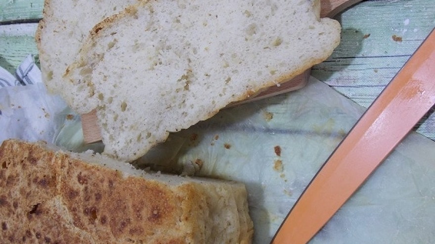 Gluténmentes joghurtos kemencés kenyér