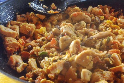 Pirított csirkemell-kocka zöldséggel-gombával!