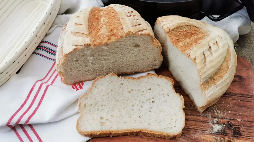 Gluténmentes, vaslábosban sült kenyér