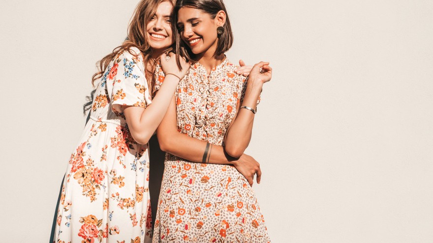 Segítség, szerelmes belém a legjobb barátnőm! Mit tegyek?